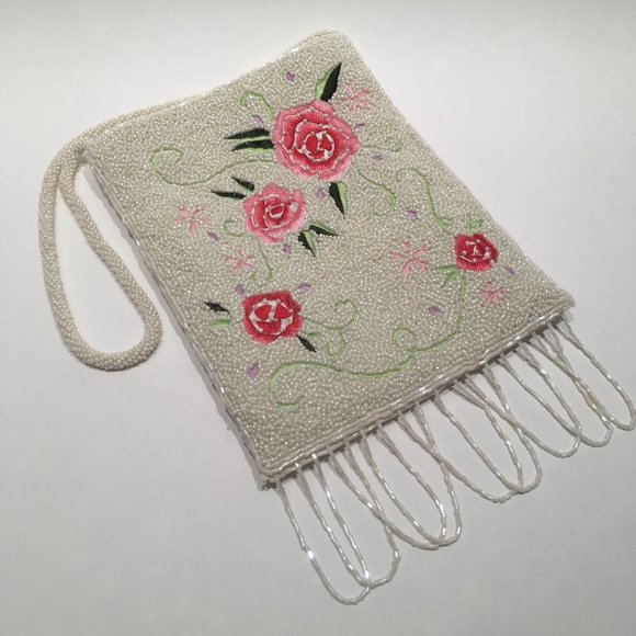 WHITE BEADED PURSE WITH RED ROSES - Picture 4 of 15